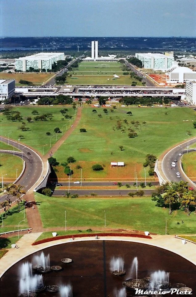 Visão aérea da cidade de Brasília (2006) - Eixo Monumental