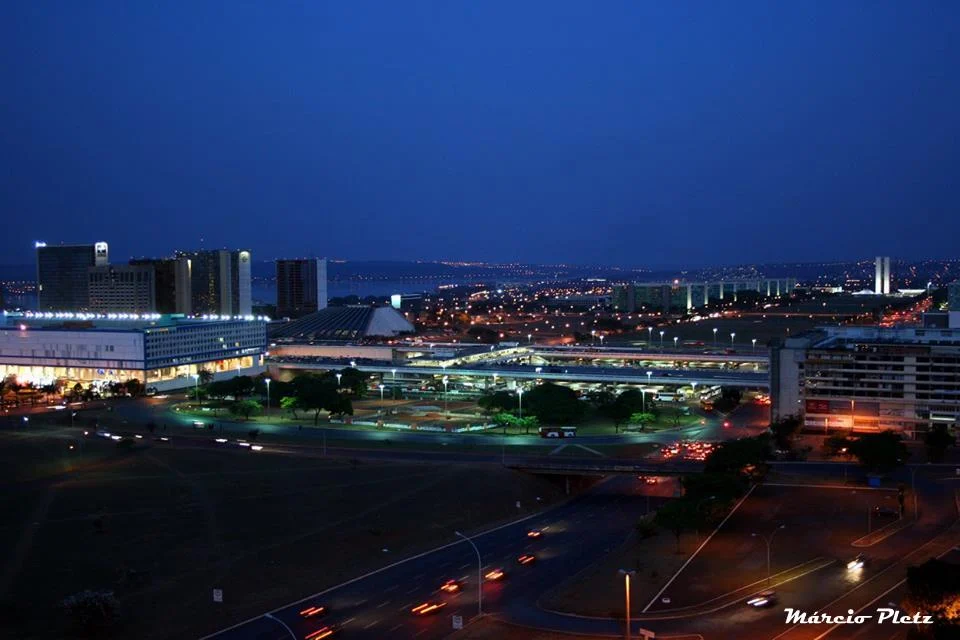 Visão noturna da cidade de Brasília