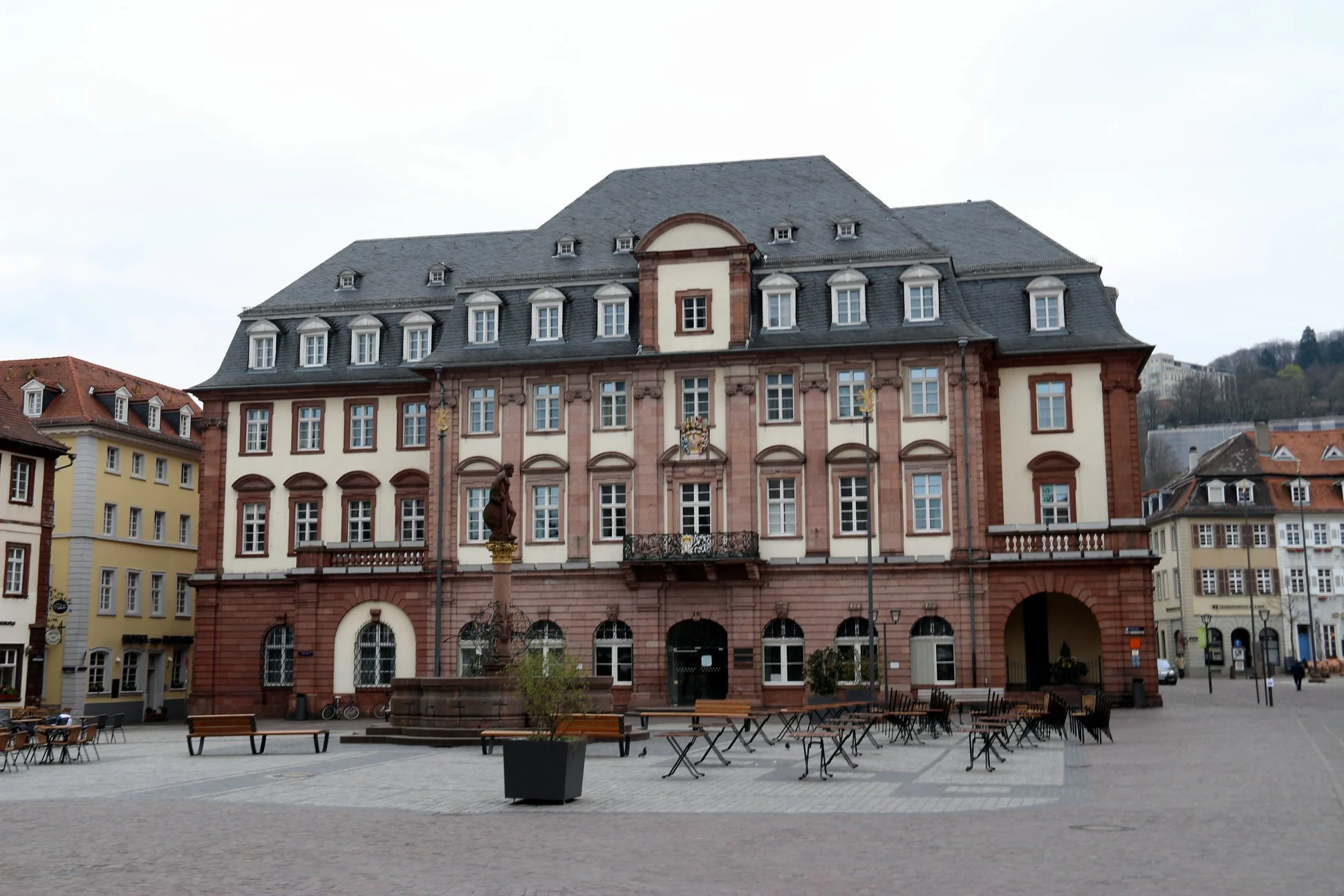 Rathaus, ou prefeitura, é um edifício histórico da cidade