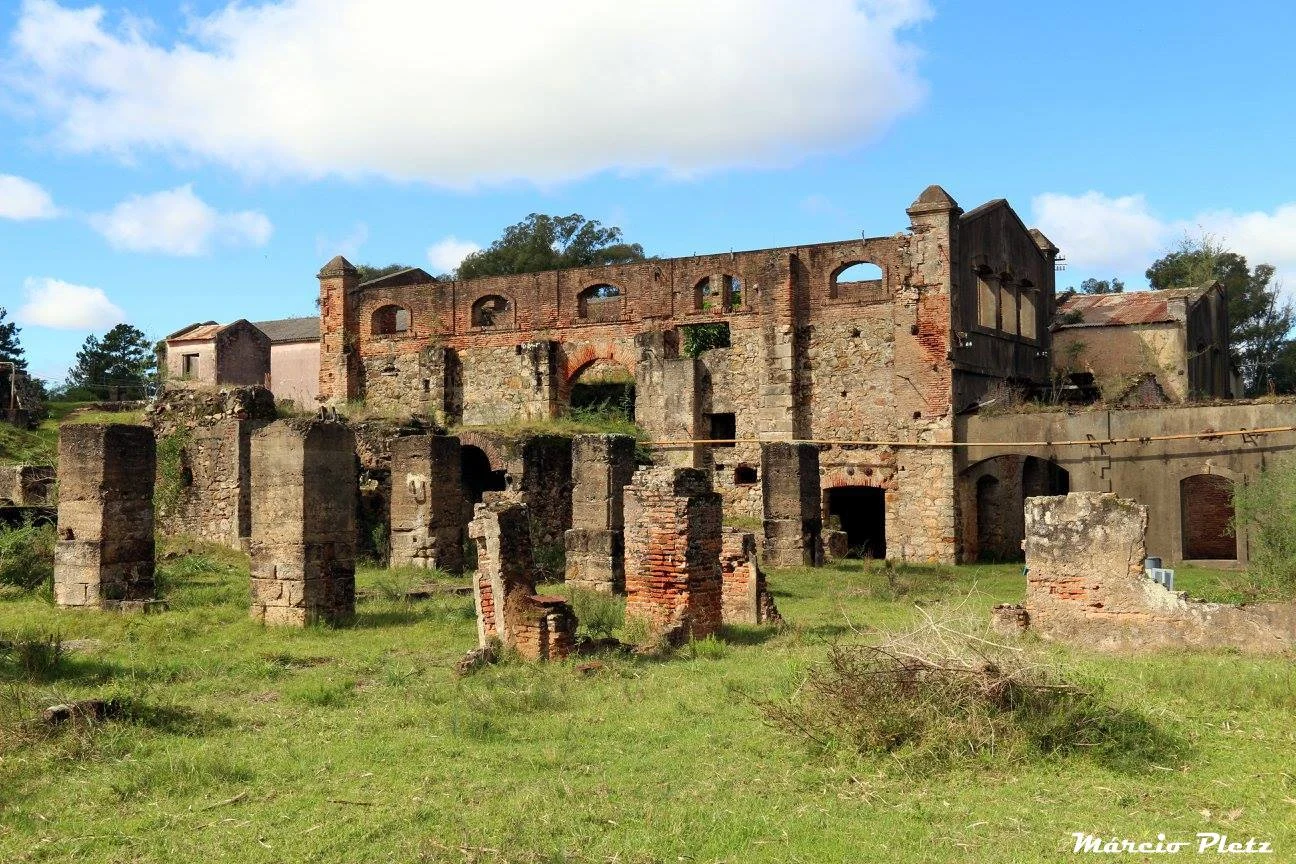 Ruínas da Usina Cuñapirú