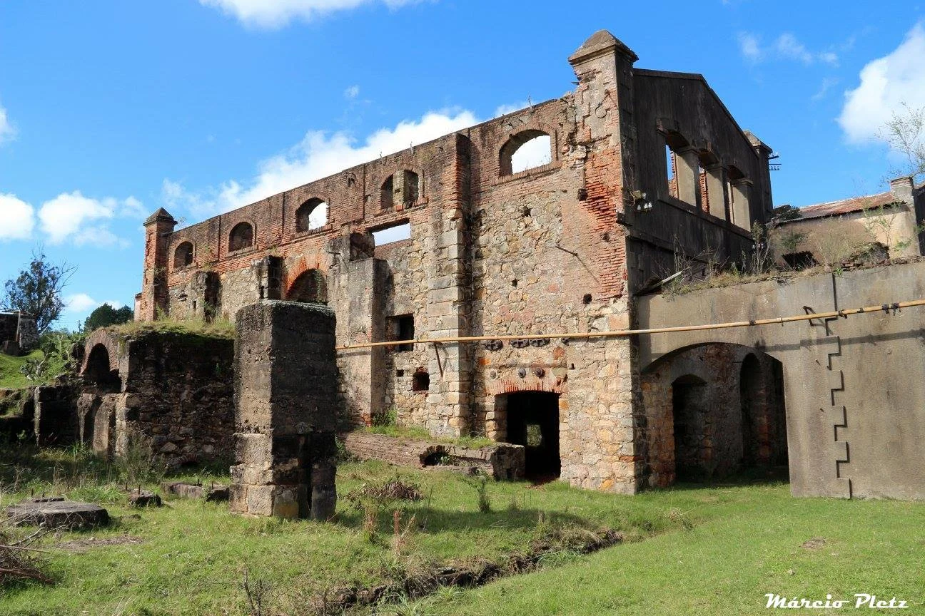 Ruínas da Usina Cuñapirú