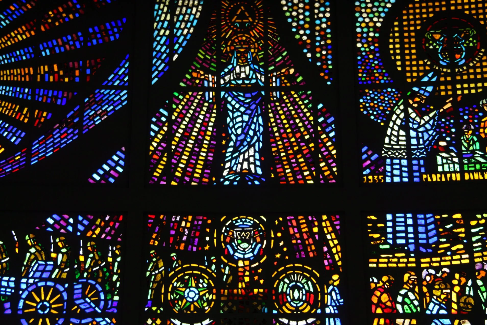 Vitrais da Basílica de Nossa Senhora Medianeira