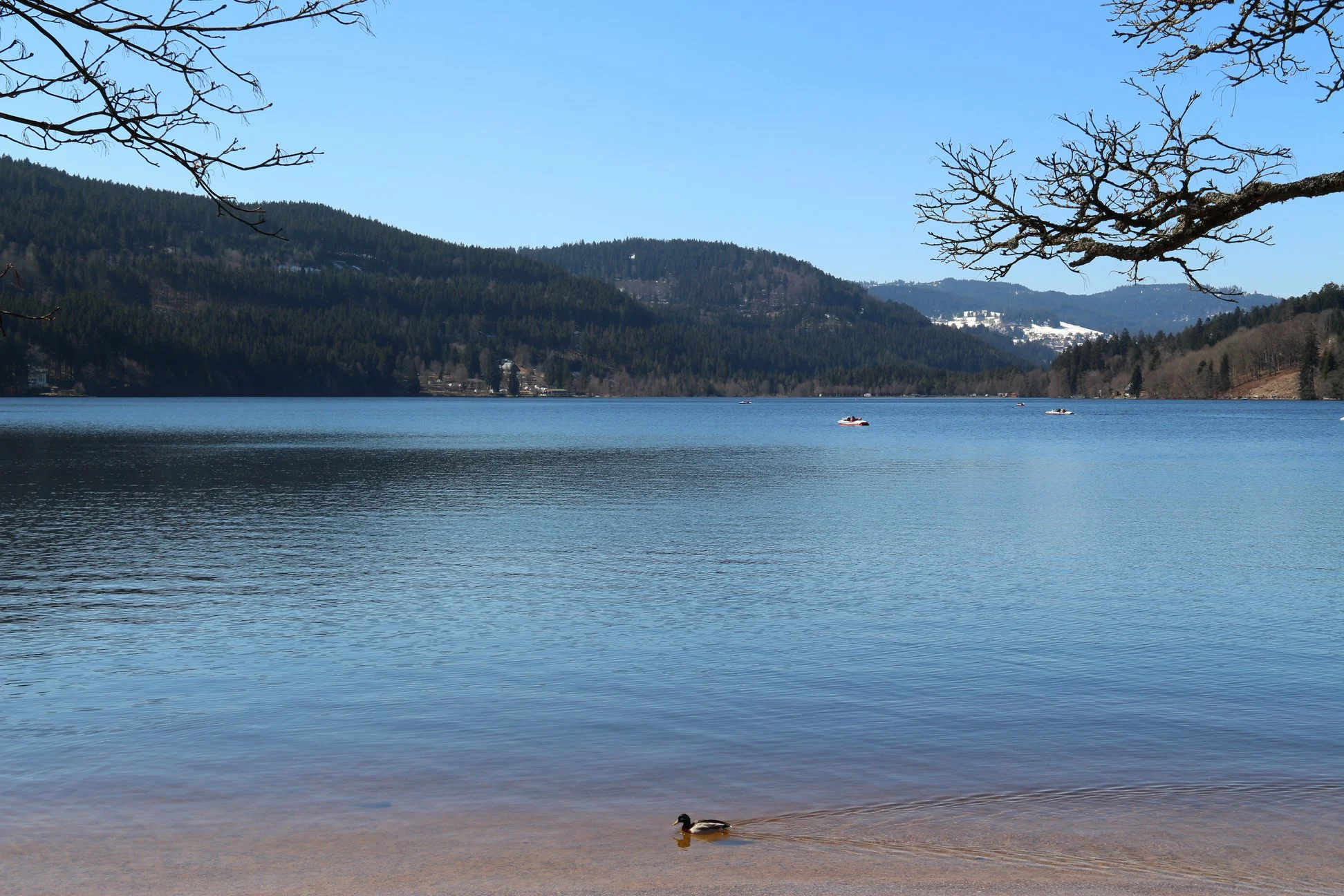 O Lago chega a ter quase 40 metros de profundidade