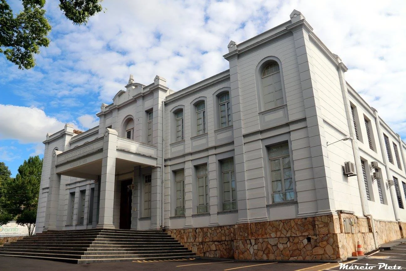 Belo prédio da Medicina da UFTM