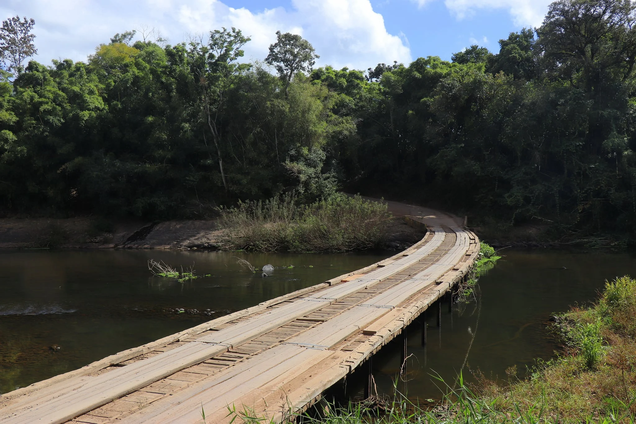 Ponte sobra o Rio Caí