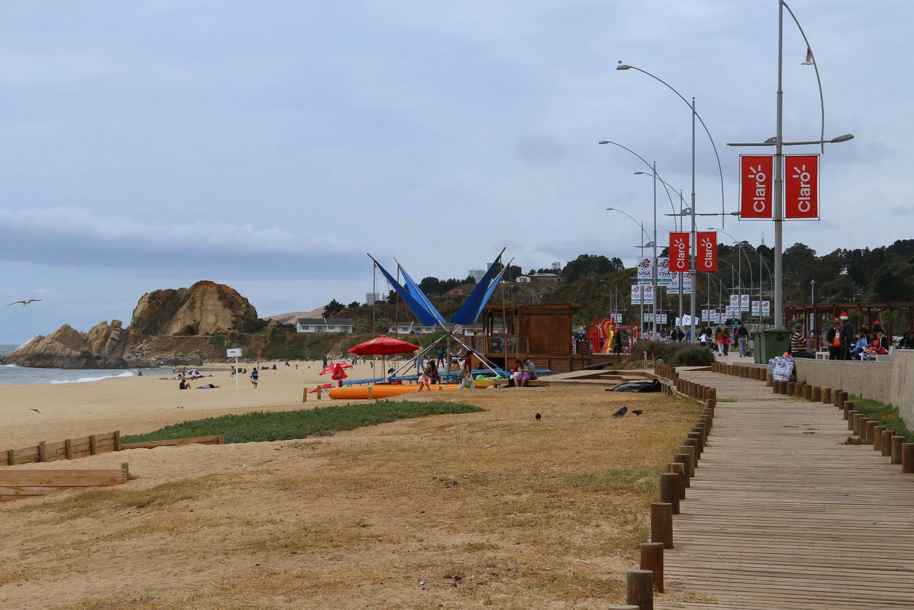 As praias são muito frequentadas, representando um espaço de lazer aos turistas e moradores locais